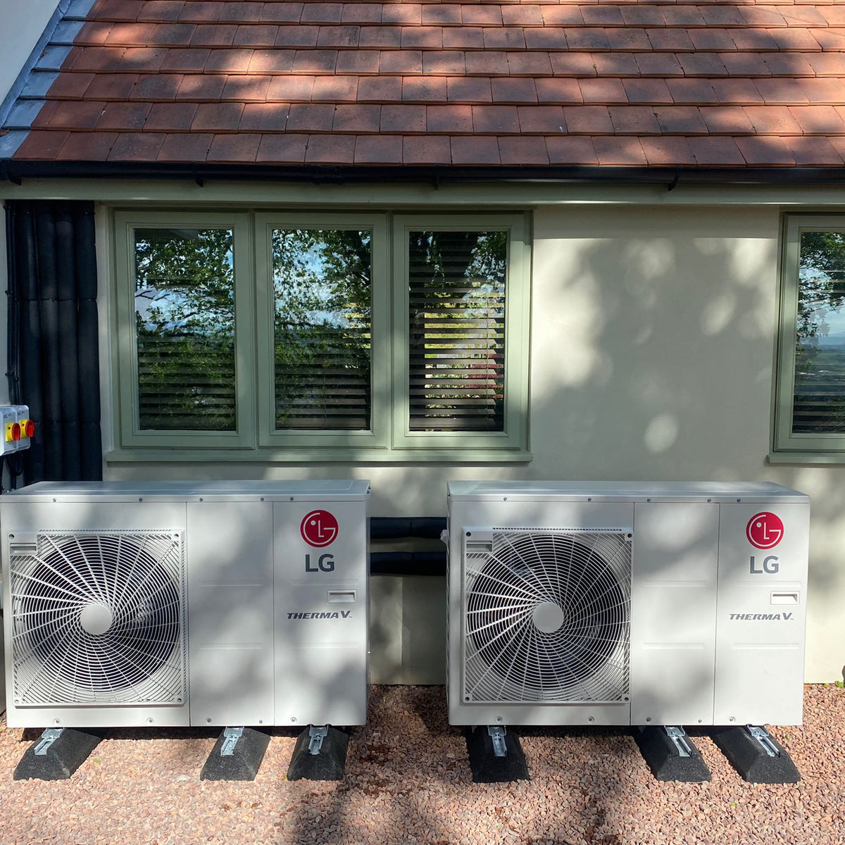 Get £200 in Tesco Vouchers with LG Heat Pumps from Unitherm!